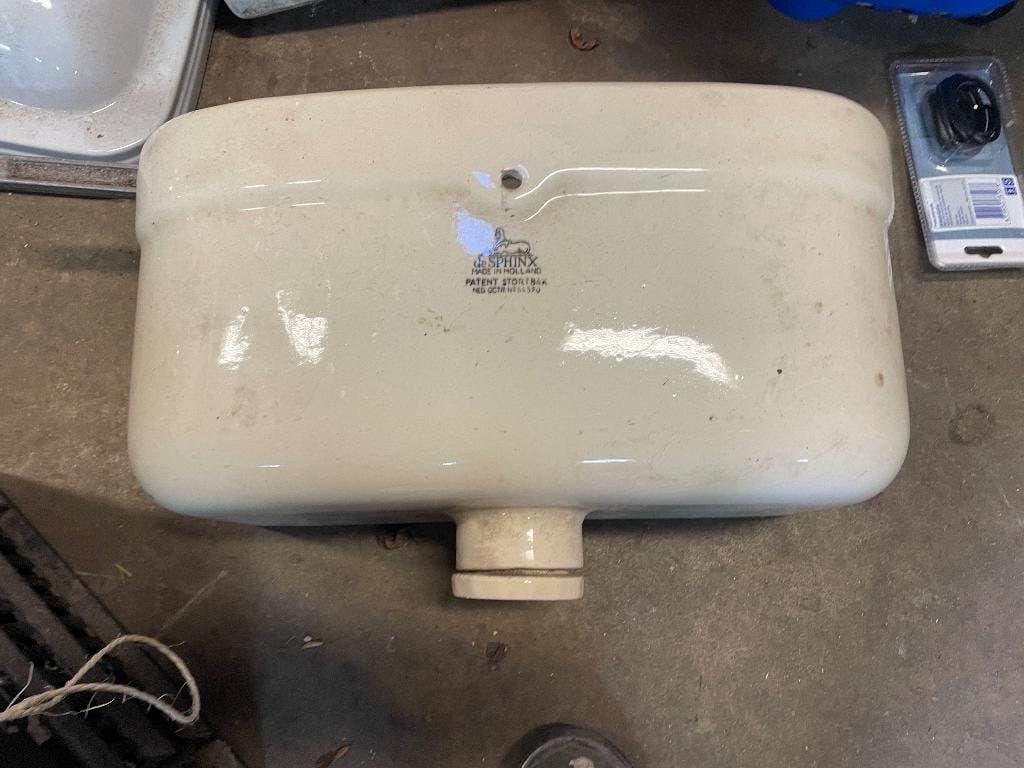 stortbak hoog hangend antiek, Ophalen of Verzenden, Gebruikt, Steen, Toilet