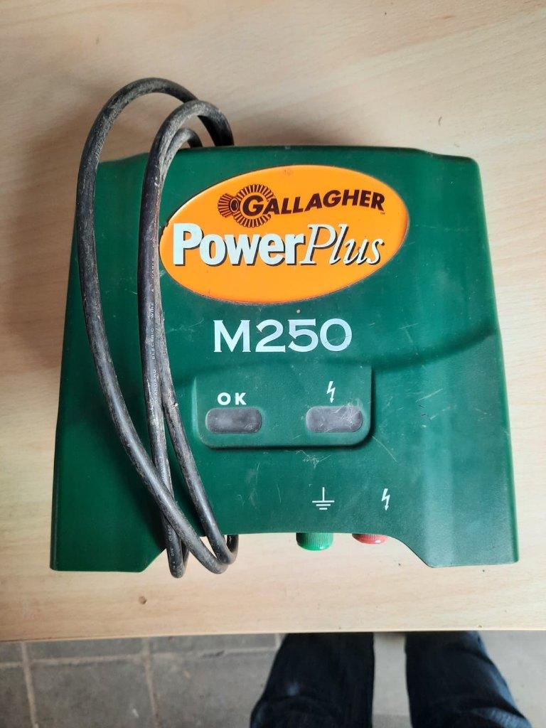 Schrikdraad apparaten.