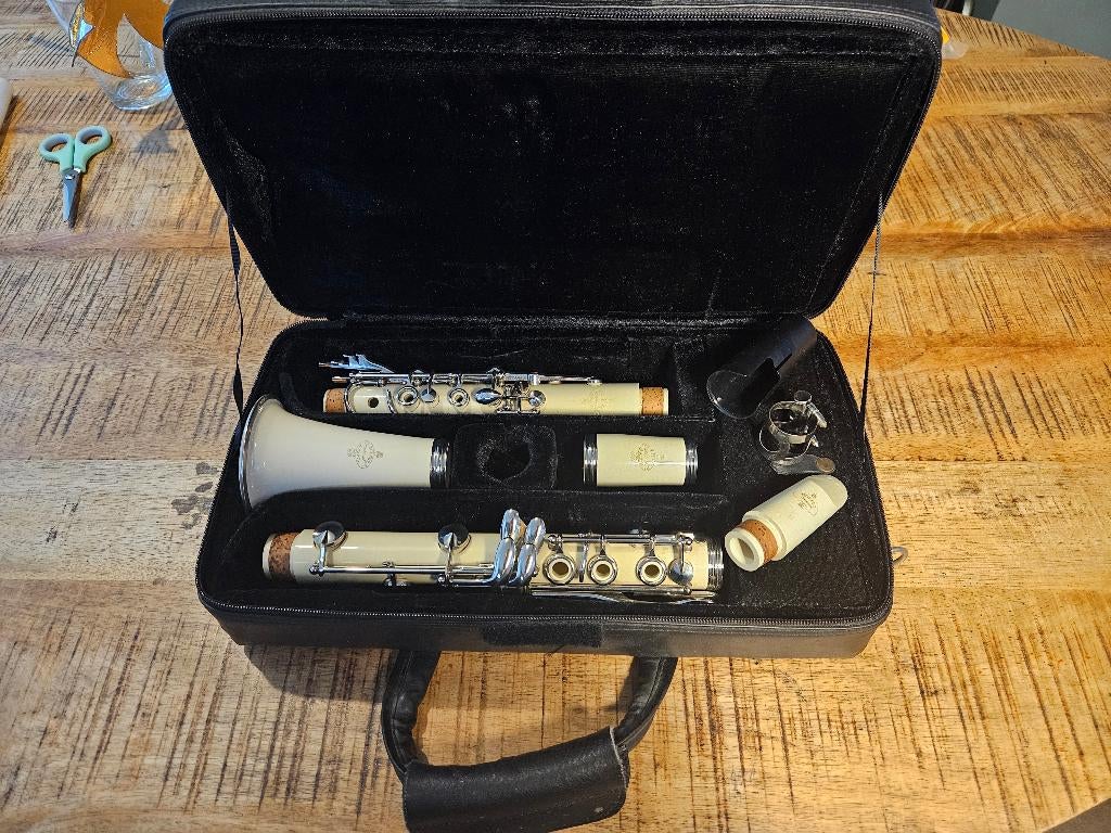 Klarinet Buffet Crampon b12 Ivory white, Muziek en Instrumenten, Blaasinstrumenten | Klarinetten, Bes-klarinet, Kunststof, Gebruikt
