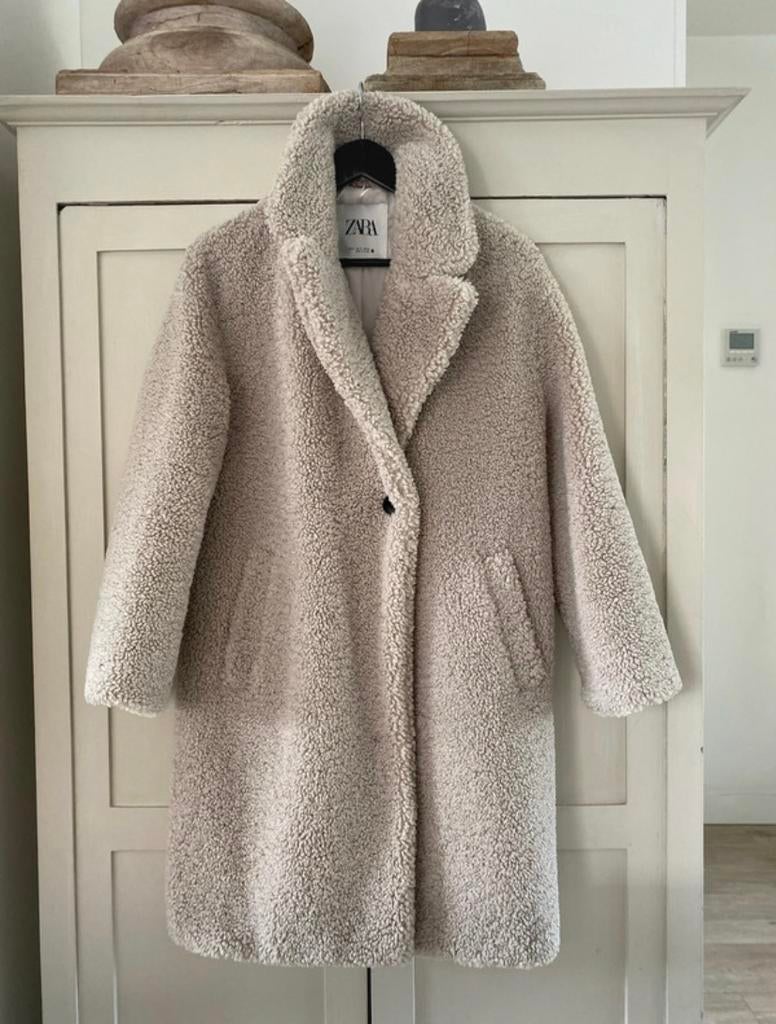 Fluffy coat ZARA - S, Kleding | Dames, Ophalen of Verzenden, Zo goed als nieuw, Maat 36 (S), Overige kleuren