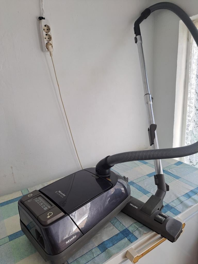 MIELE BLACK DIAMOND S 256 i stofzuiger, Witgoed en Apparatuur, Ophalen of Verzenden, Zo goed als nieuw