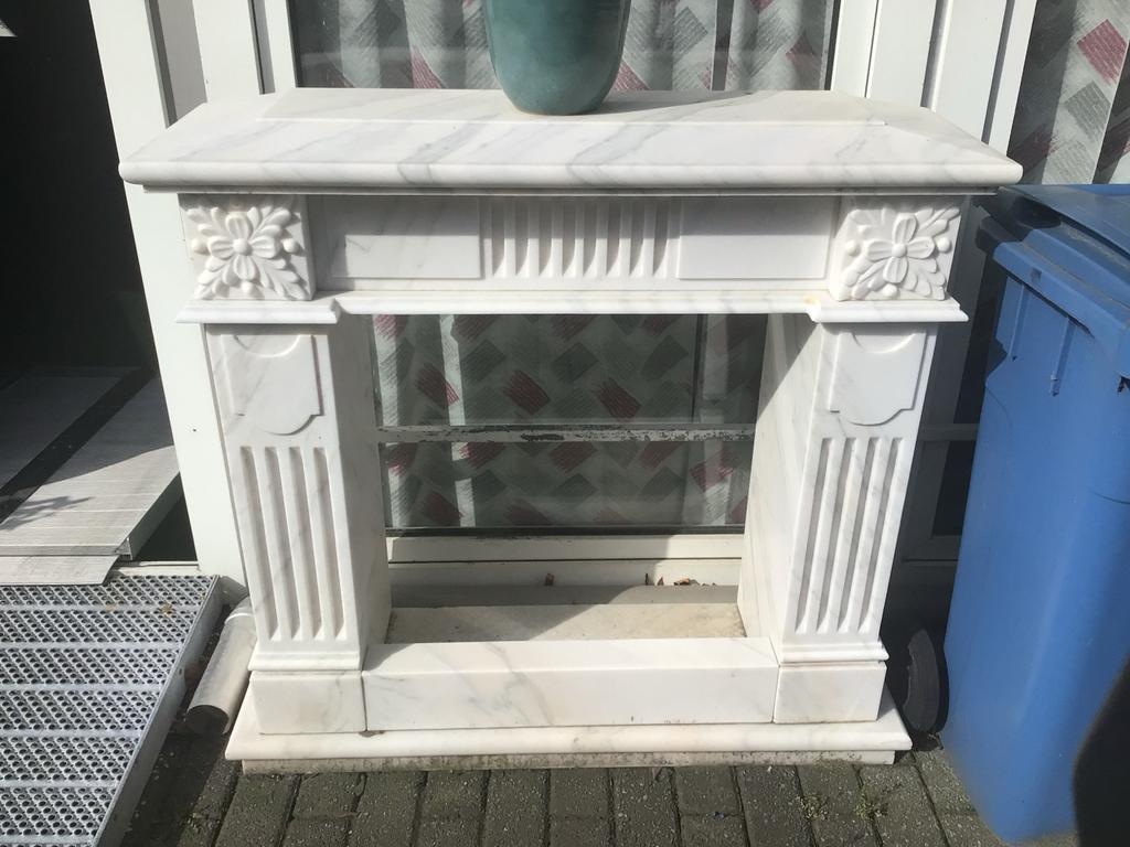 Elegante marmeren schouw - Klassieke stijl, Ophalen of Verzenden, Gebruikt, Vrijstaande haard, Overige soorten