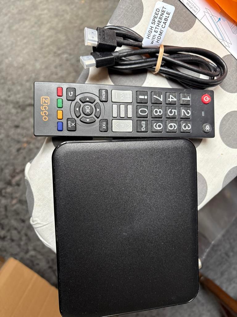 Ziggo ontvanger met afstandsbediening en HDMI kabel, Audio, Tv en Foto, Decoders en Harddiskrecorders, Ophalen of Verzenden, Gebruikt