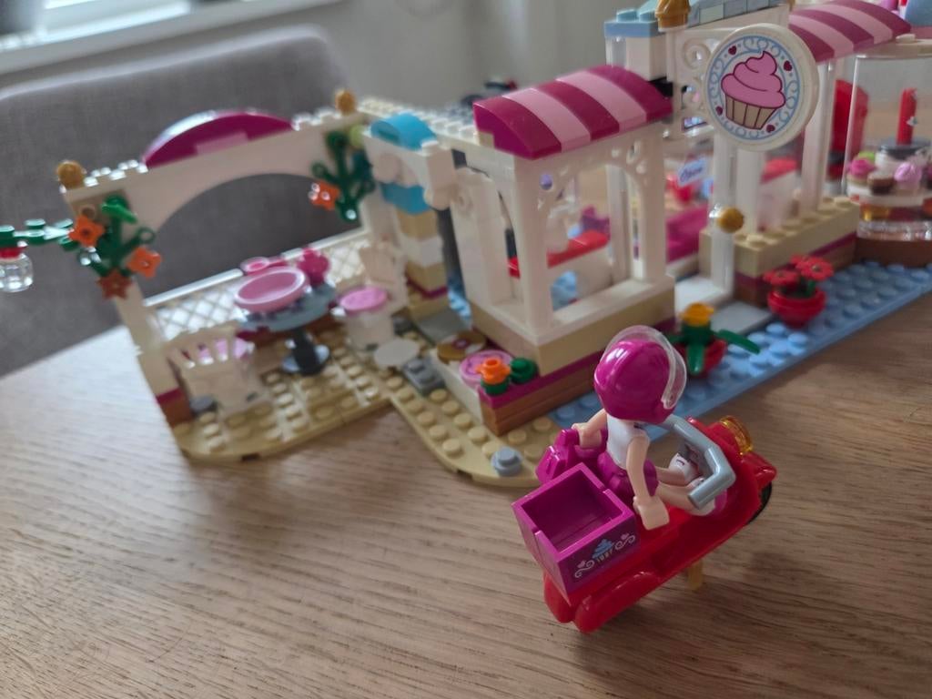Lego Friends Heartlake Cupcake Café, Ophalen of Verzenden, Zo goed als nieuw, Complete set, Lego