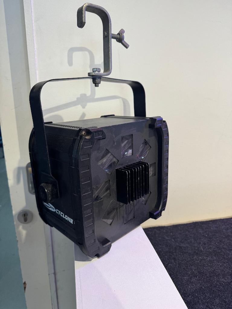 Showtec Cyclone 4 (2 stuks), Muziek en Instrumenten, Ophalen, Gebruikt, Licht, Geluidgestuurd