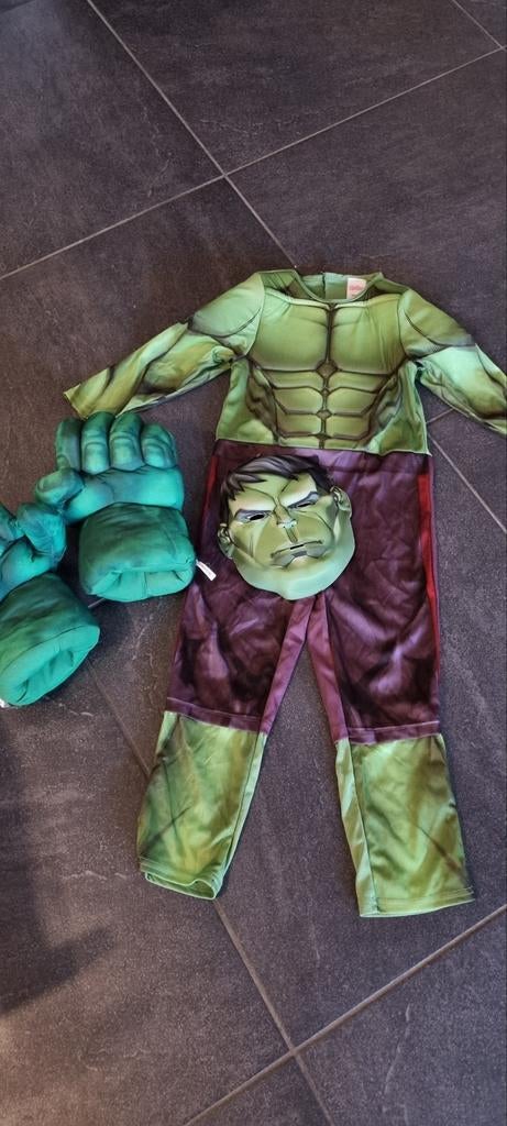 Hulk pak met orginele hulk handschoenen 5 tot 6 jaar, Kinderen en Baby's, Carnavalskleding en Verkleedspullen, Ophalen, Gebruikt