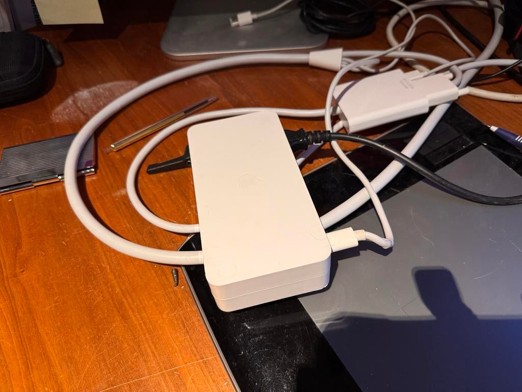 Defecte Apple Cinema HD Display 150W Power Adapter, A1098, Computers en Software, Ophalen of Verzenden, 30 inch, Onbekend, 60 Hz of minder