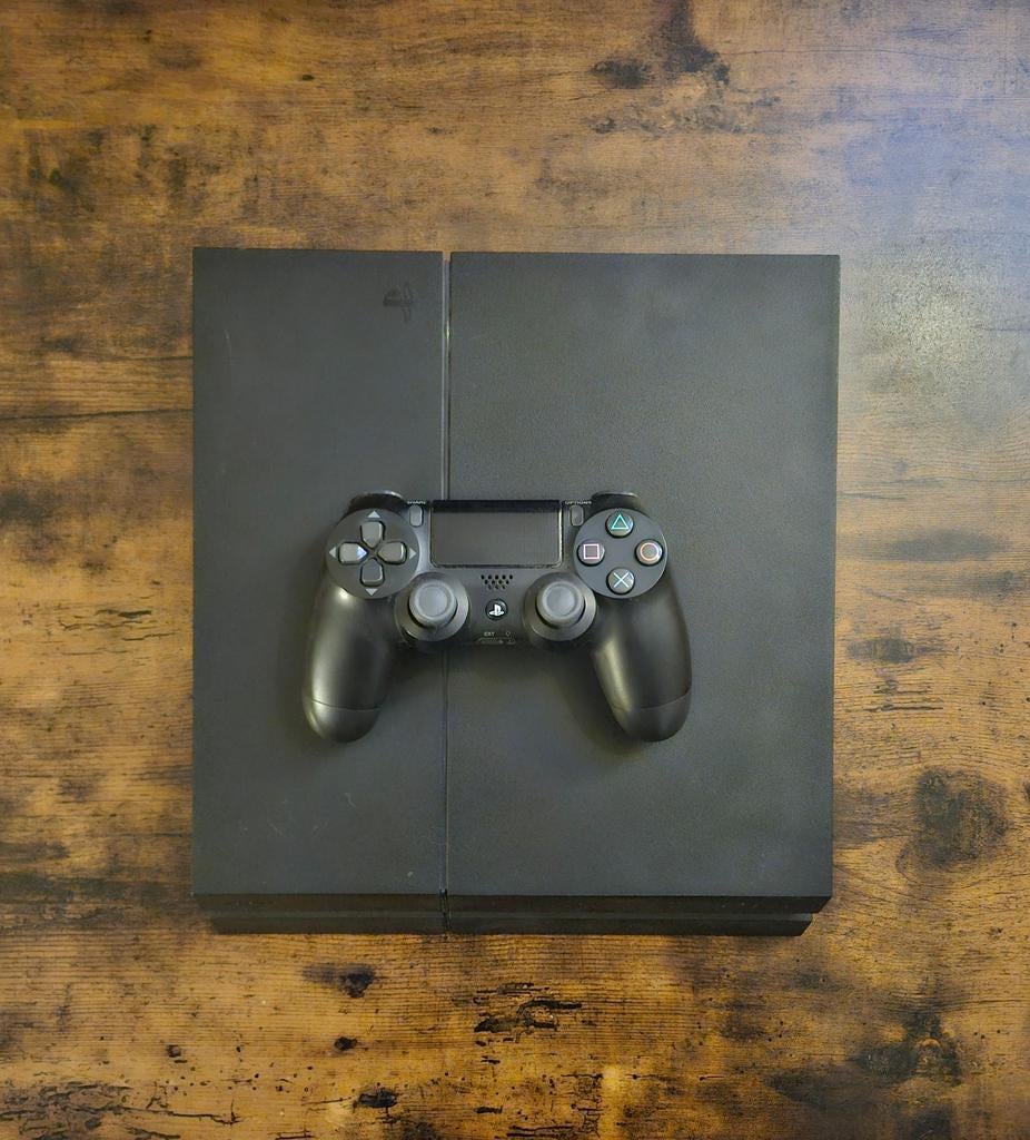 PlayStation 4 inclusief controller/kabels, Verzenden, Zo goed als nieuw, Met 1 controller