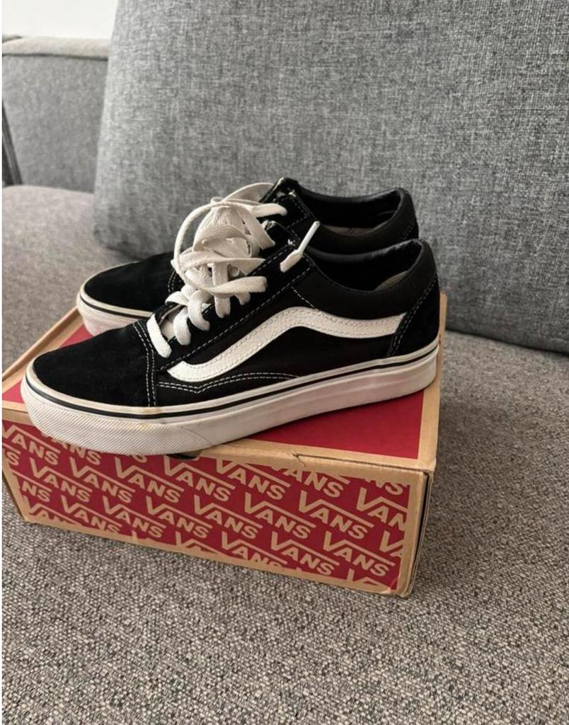Vans zwarte suede sneakers, zwarte gympen maat 36,5, Kleding | Dames, Zwart, Ophalen of Verzenden, Sneakers of Gympen, Zo goed als nieuw