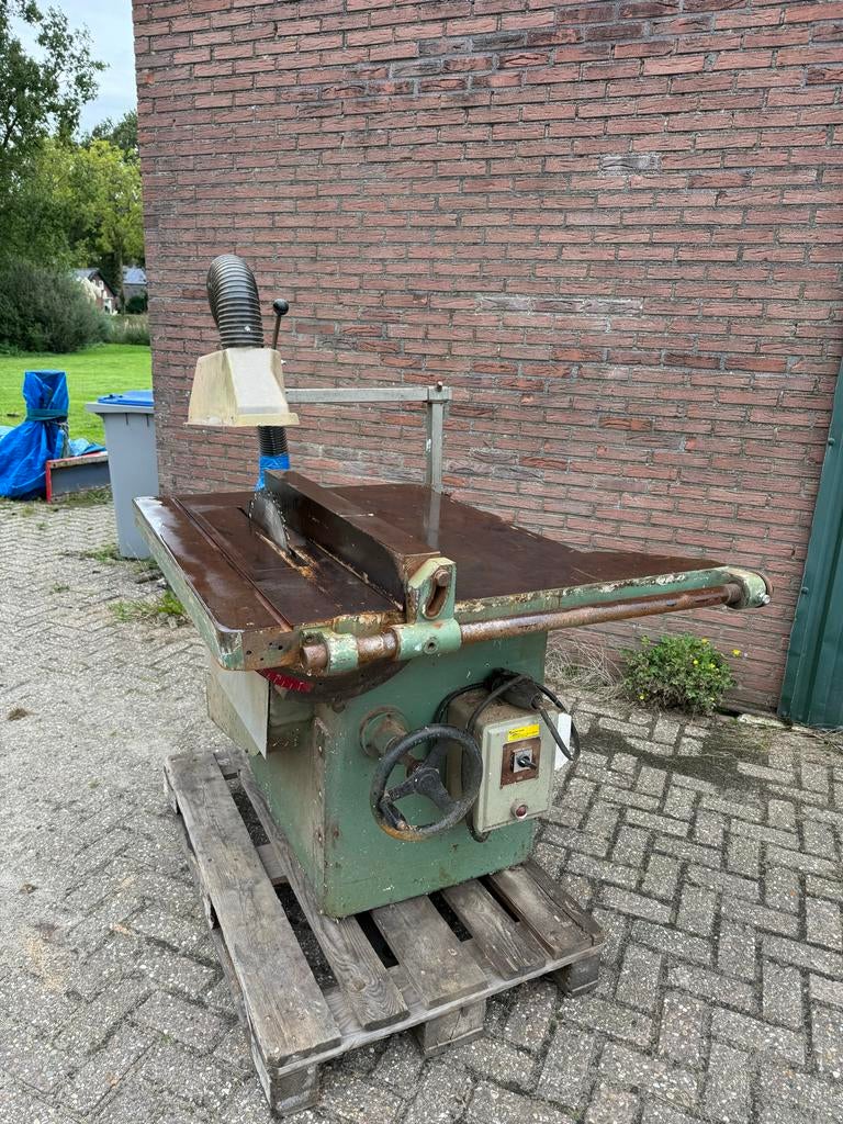 Zaagtafel 380V - Werkt Goed, Doe-het-zelf en Verbouw, Gereedschap | Zaagmachines, Cirkelzaag, O, Ophalen of Verzenden, 1200 watt of meer