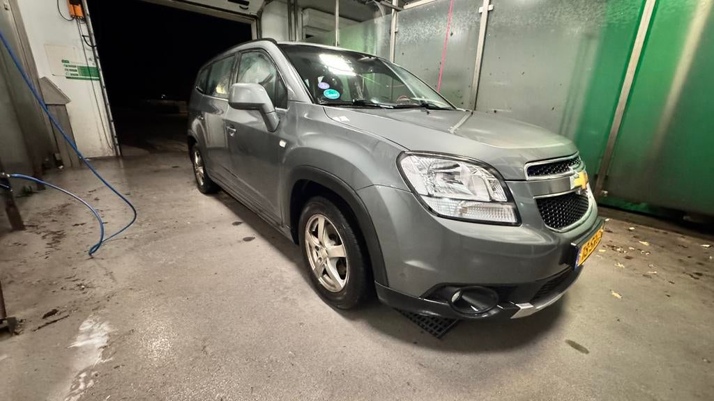 Chevrolet Orlando 1.8 AUTOMATIC 2011 Grijs 7 Person, Auto's, Particulier, Zilver of Grijs, 84 €/maand, 750 kg