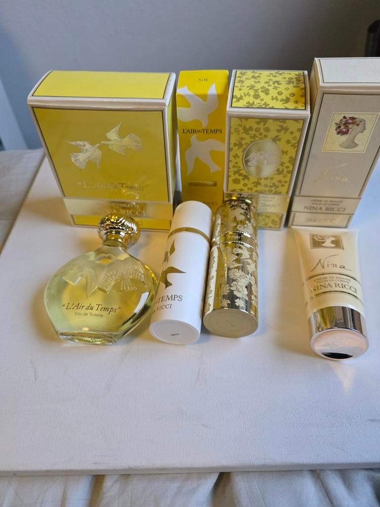 Nina Ricci L'Air du Temps Set, Ophalen of Verzenden, Zo goed als nieuw, Gehele gezicht, Verzorging