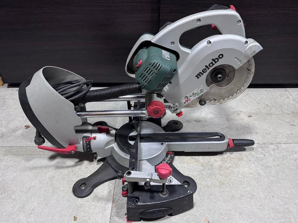 Metabo KGS 216 Plus afkortzaag, Doe-het-zelf en Verbouw, Gereedschap | Zaagmachines, Ophalen, Gebruikt, Afkortzaag, 30 tot 70 mm