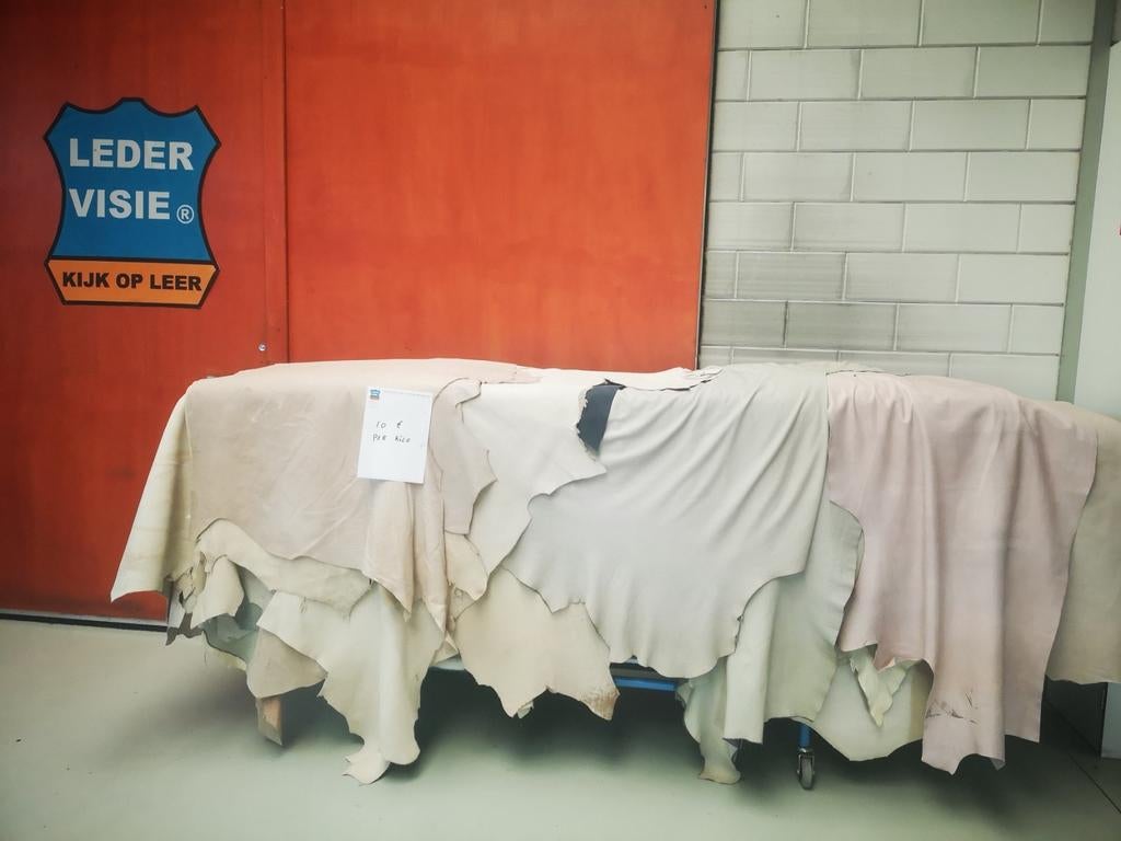 volle kar met leer. 10€ per kilo, Ophalen, Bruin, Leer of Kunstleer, Nieuw