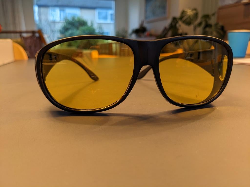 Overzetzonnebril, Ophalen, Gebruikt, Zwart, Zonnebril