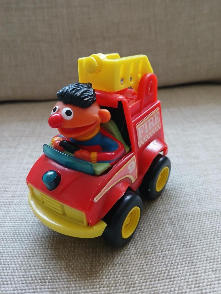 SESAMSTRAAT ERNIE IN BRANDWEER AUTO, Ophalen of Verzenden, Gebruikt