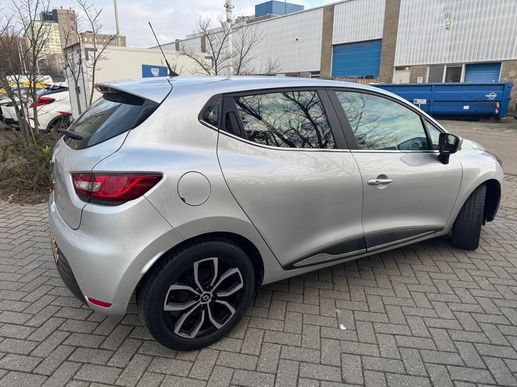 Renault Clio 0.9 TCe|Clima|Cruise|Navi|PDC|Airco|Nieuwe APK, Auto's, Renault, Voorwielaandrijving, 898 cc, Zwart, 580 kg