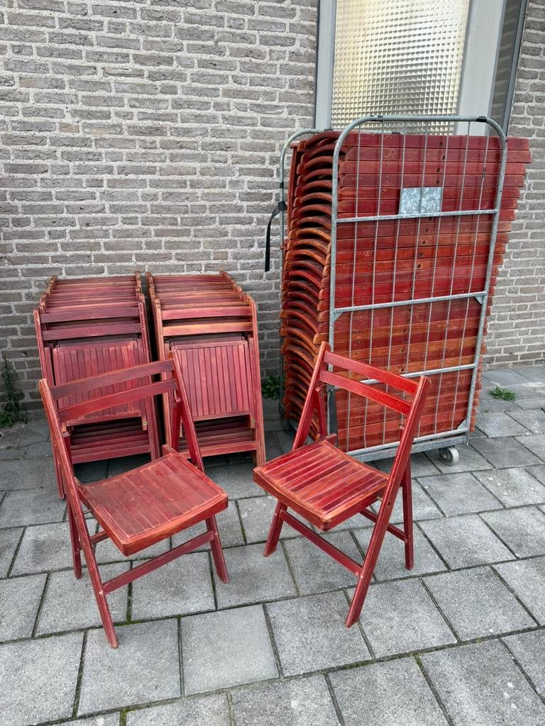 Partij van 43 vintage hardhouten klapstoelen ‘80, Ophalen of Verzenden, Zo goed als nieuw, Vijf, Zes of meer stoelen, Hout