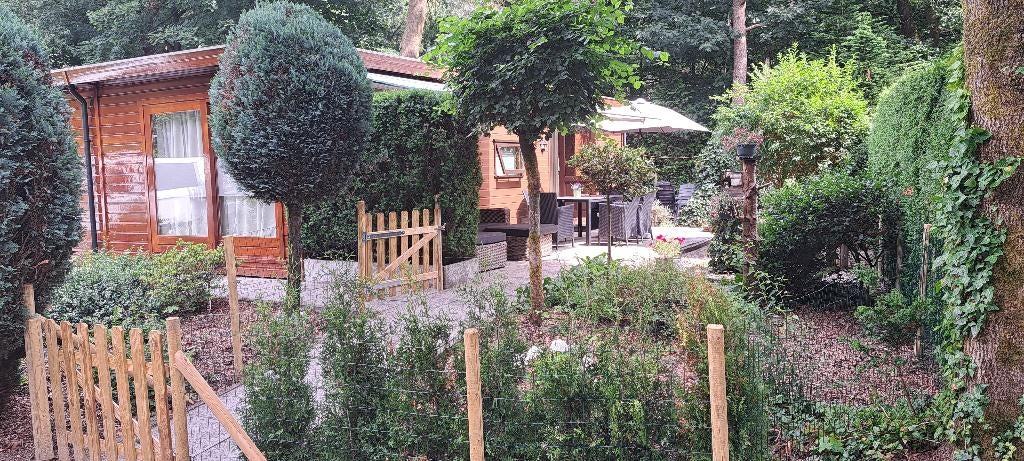 Chalet aan de bosrand in Harderwijk, op park met zwembad, In bos, 2 slaapkamers, Recreatiepark, Tv