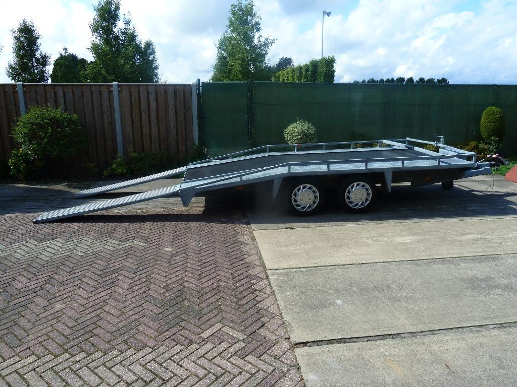 Autoambulance / autotransporter te huur, Aanhangwagen