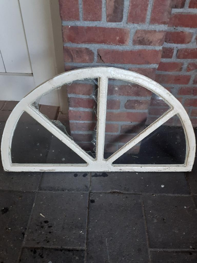 halfrond stalraam gietijzer 4 vaks., Gevelraam of Ruit, Gebruikt, Minder dan 80 cm, Minder dan 80 cm