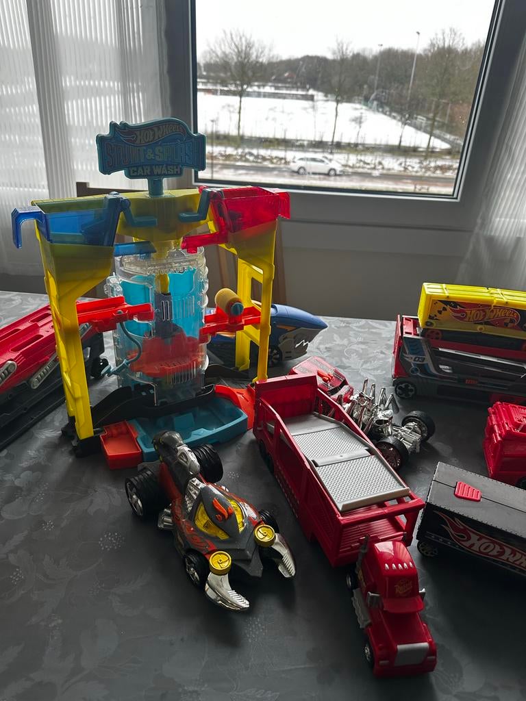 Hot Wheels Auto's en Wasstraat Set, Kinderen en Baby's, Speelgoed | Overig, Ophalen of Verzenden, Zo goed als nieuw, Jongen of Meisje
