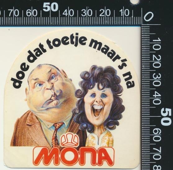 Sticker: Mona - Doe dat toetje maar eens na (3), Verzenden, Zo goed als nieuw, Bedrijf of Vereniging