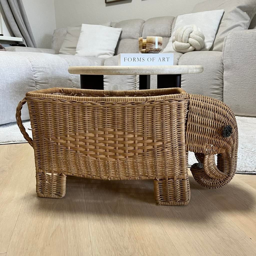 Vintage Italiaanse rotan olifant tijdschriftenhouder, Gebruikt, Mand, Ophalen of Verzenden, Riet