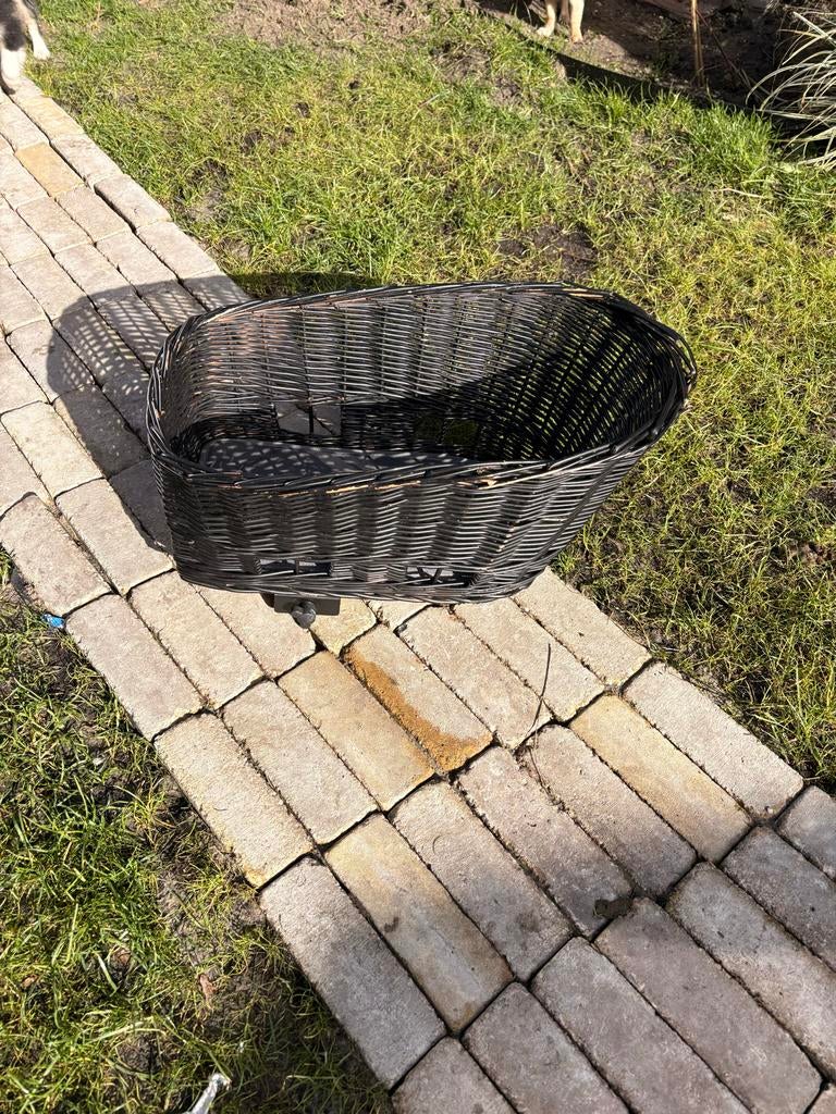 Basil Honden Fietsmand Zwart, Fietsen en Brommers, Fietsaccessoires | Fietsmanden, Ophalen of Verzenden, Gebruikt, Fietsmand