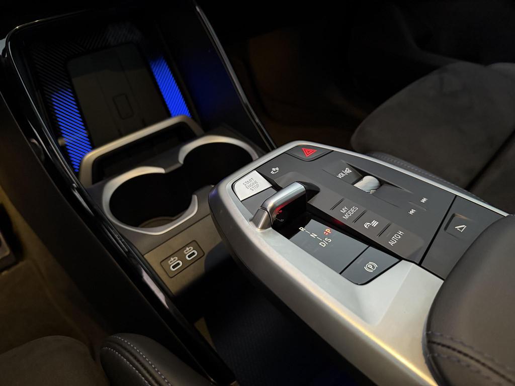 BMW X1 xDrive30e 20 inc l Pano l Zeer luxe l Hybrid, Lichtsensor, Euro 6, 16 kWh, Plug-in hybride
