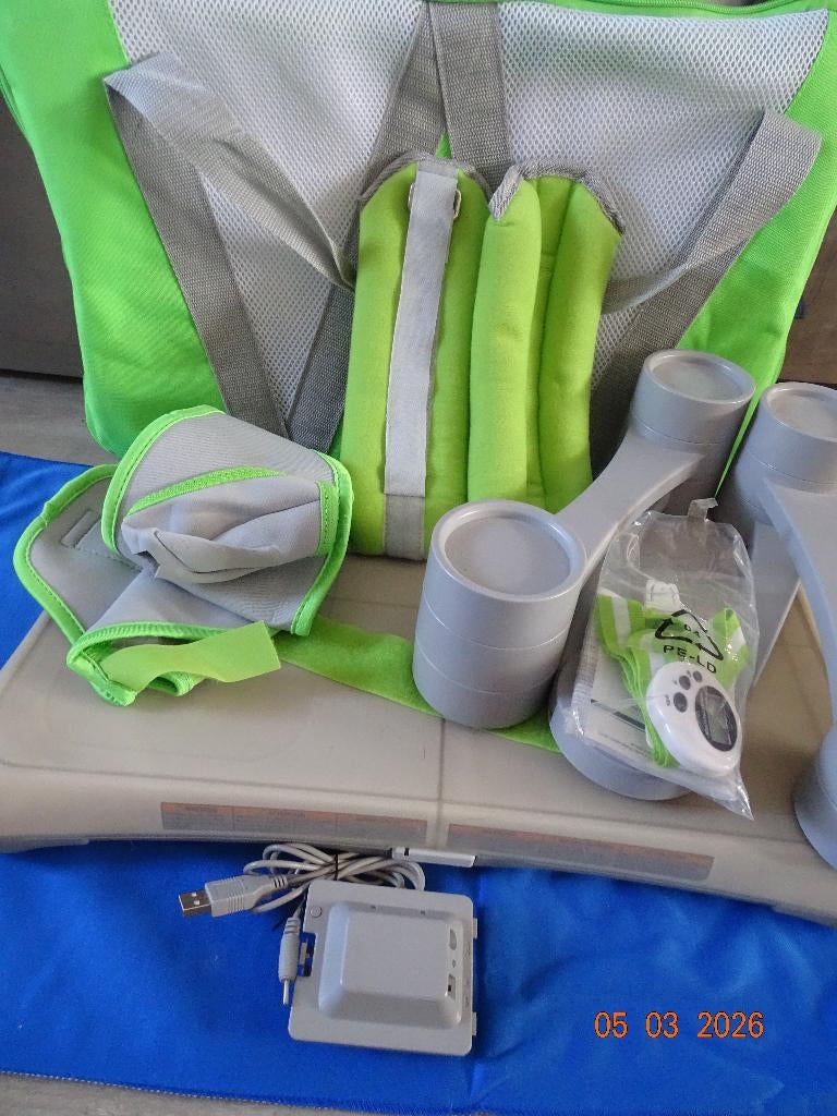 WII Fit Balance board incl diverse extra's, Ophalen of Verzenden, Zo goed als nieuw, 3 spelers of meer, Sport