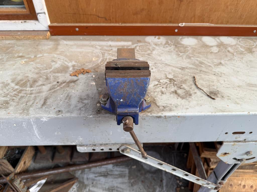 Werkbank met slijpmachine en bankschroef, Doe-het-zelf en Verbouw, Werkbanken, Ophalen, Gebruikt, 170 cm of meer, Bankschroef