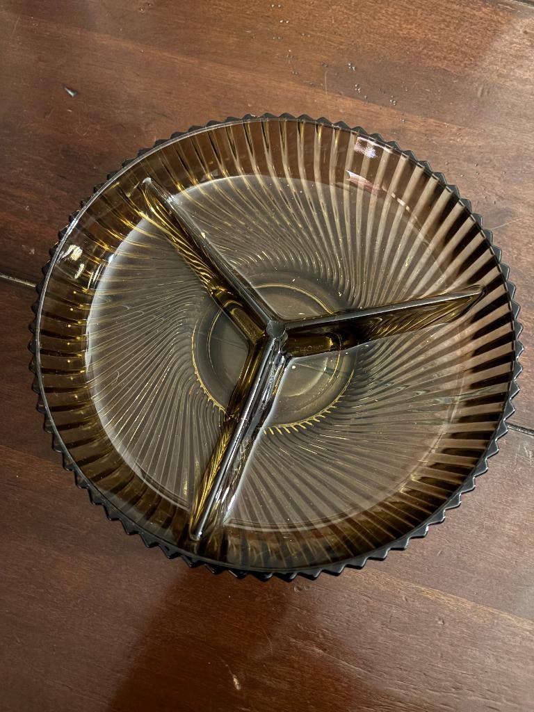 Schaaltje 18cm met 3 vakken, Gebruikt, Schaal, Rond, Ophalen of Verzenden