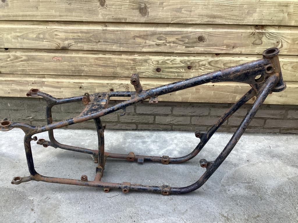 Bmw r25/3 en r26 frames te koop, Ophalen, Gebruikt