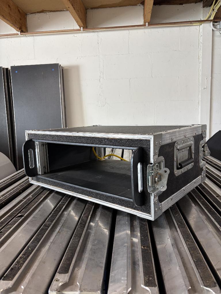 19 inch kunstof flightcase 3HE met binnenrack, Muziek en Instrumenten, Behuizingen en Koffers, Ophalen of Verzenden, Gebruikt