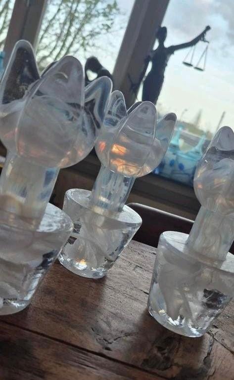 Kosta Boda Flower Power tulpen, Ulrica Hydman-Vallien, Antiek en Kunst, Antiek | Glas en Kristal, Ophalen of Verzenden