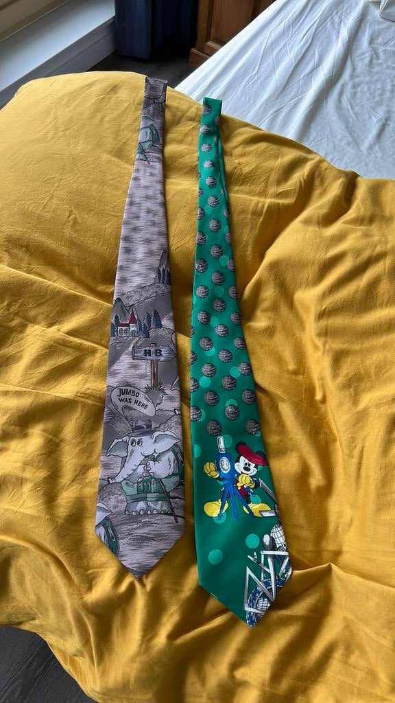 2 stropdassen met print, Ophalen of Verzenden, Zo goed als nieuw, Overige kleuren, Met patroon