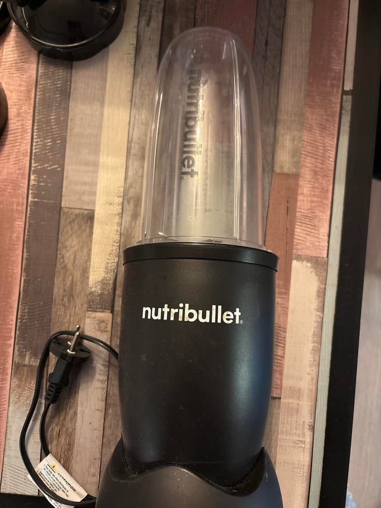 Nutribullet 900W met accessoires en beker, Ophalen, Gebruikt, Powerblender