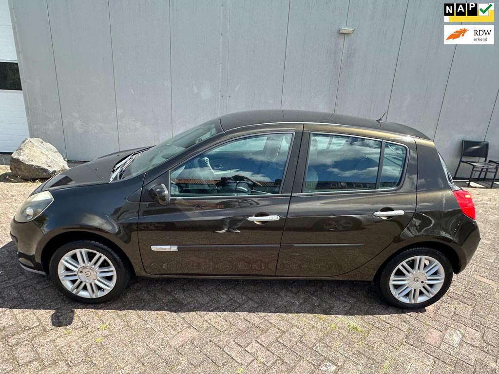 Renault Clio 1.6-16V Initiale, Voorwielaandrijving, Gebruikt, 4 cilinders, Bruin