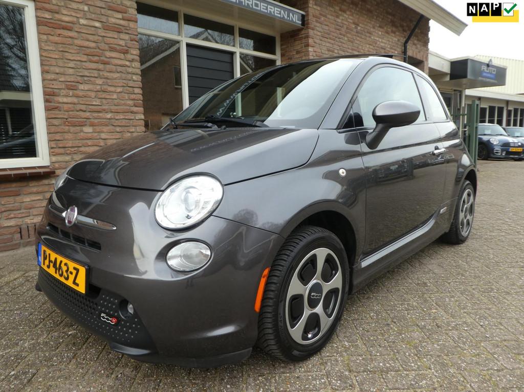 Fiat 500 E 24kwh Automaat / Climate Contol / Stoelverwarming, Gebruikt, Zwart, 4 stoelen, Leder en Stof