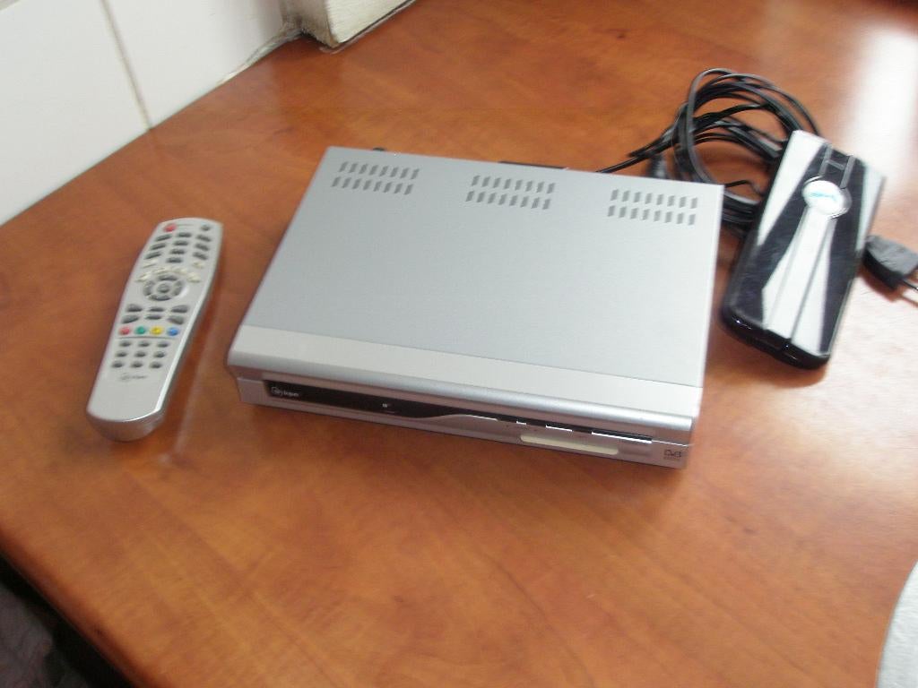 KPN Digitenne TF6500CDK ontvanger met antenne en ab, Ophalen of Verzenden, Gebruikt, Decoder