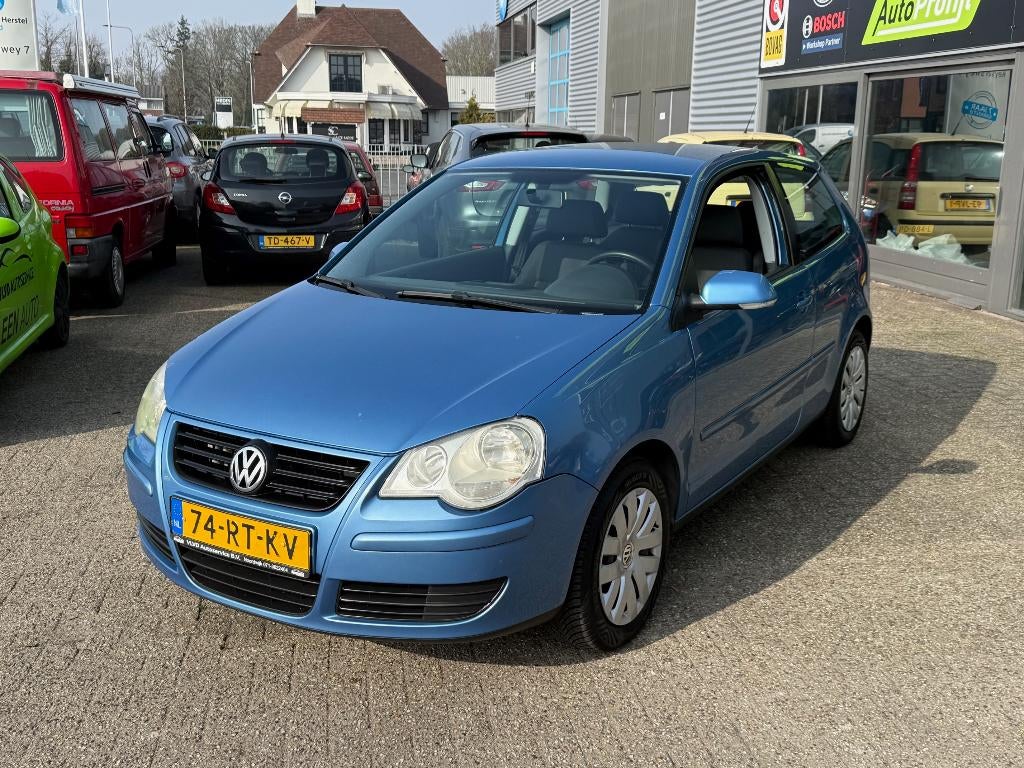 Volkswagen Polo 1.4 55KW AUT 2005 Blauw, Cruise, airco, Stof, 4 cilinders, Blauw, Bedrijf