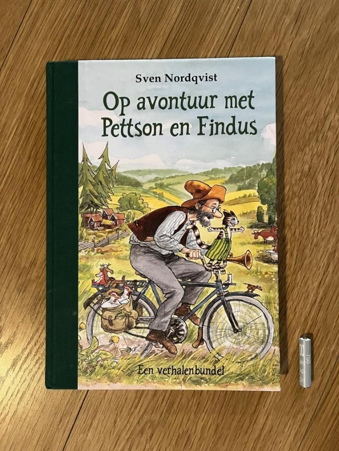 Sven Nordqvist Op avontuur met Pettson en Findus bundel, Ophalen of Verzenden, Gelezen