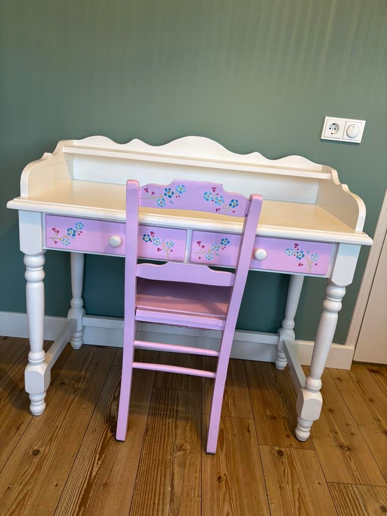 Bureau met stoel wit-roze, pip studio, Ophalen, Zo goed als nieuw, Tafel(s) en Stoel(en)