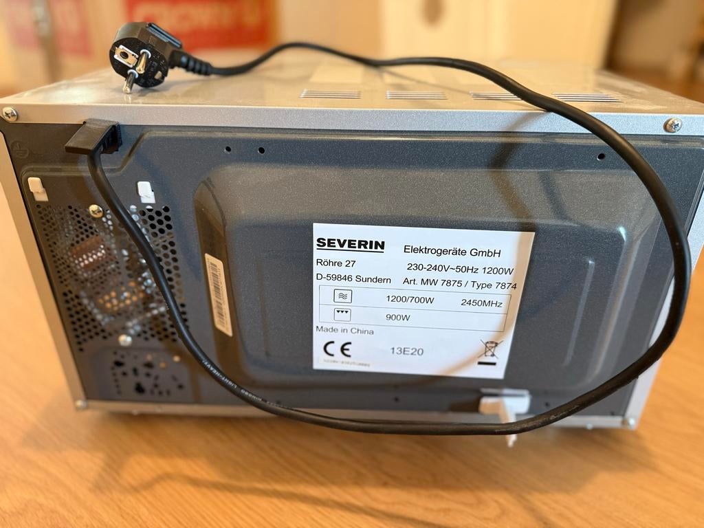 Severin 700W Magnetron met Grill - Gebruikt, Functioneert, Witgoed en Apparatuur, Magnetrons, Ophalen, Gebruikt, Grill, Magnetron