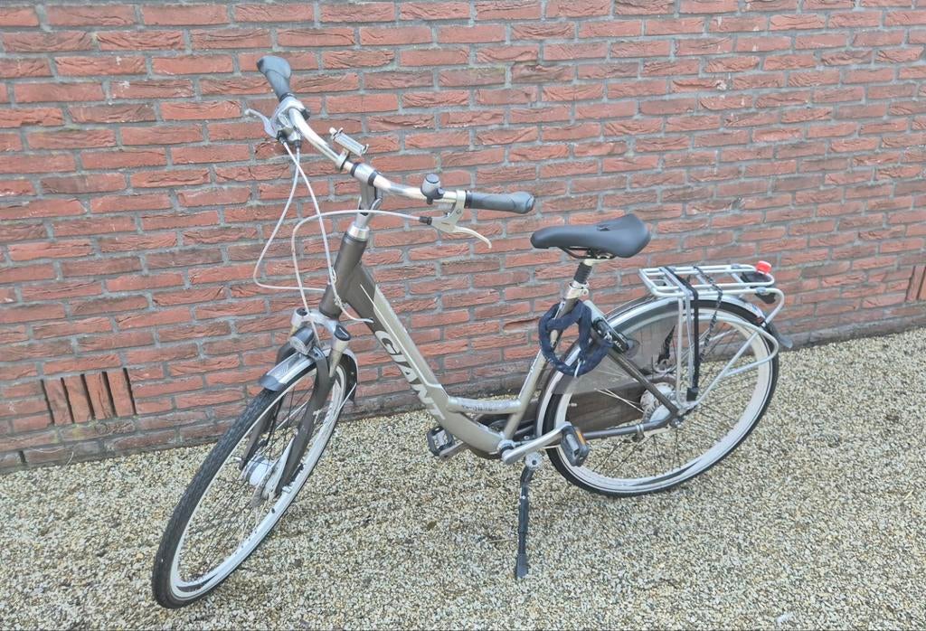 Giant Ultimo CS1 dames fiets (opknapper), Fietsen en Brommers, Fietsen | Dames | Damesfietsen, Ophalen, Gebruikt, Versnellingen