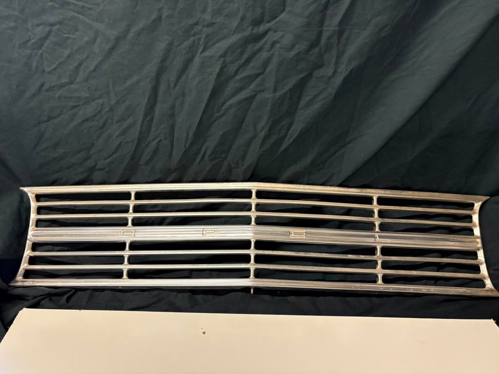 B-kadett grill chroom/ alu, Auto-onderdelen, Carrosserie en Plaatwerk, Ophalen, Gebruikt, Voor, Oldtimer onderdelen