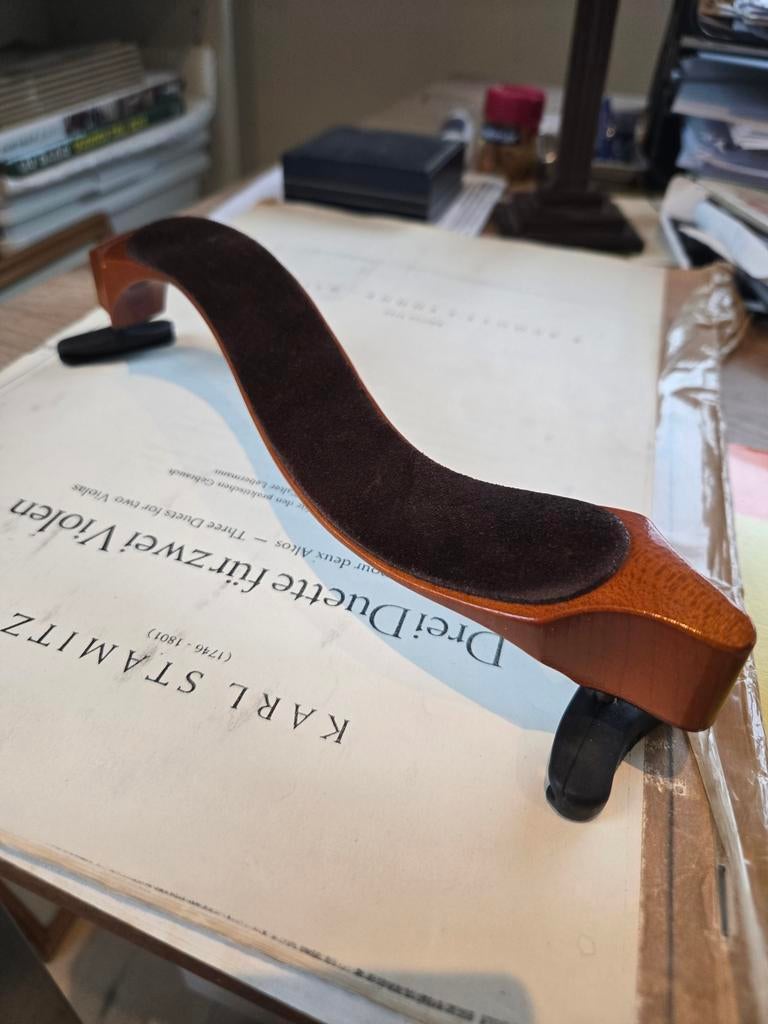 Mach One houten schoudersteun voor altviool maat S, Muziek en Instrumenten, Strijkinstrumenten | Violen en Altviolen, Ophalen of Verzenden