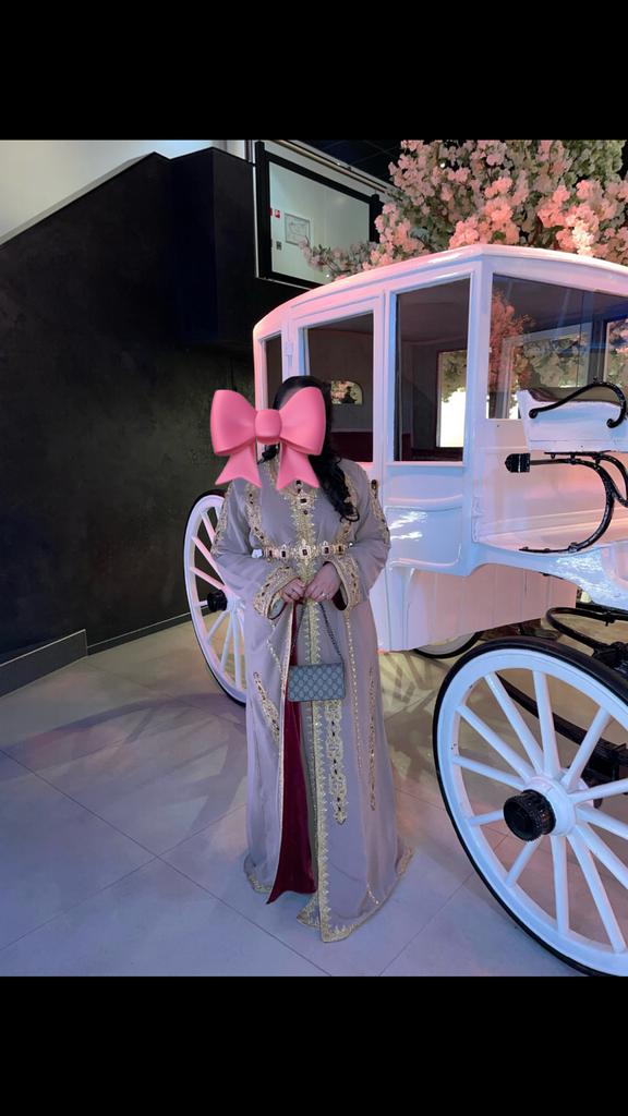 Prachtige Marokkaanse Takshita - Beige met goud borduurwerk, Maat 38/40 (M), Overige typen, Beige, Ophalen of Verzenden