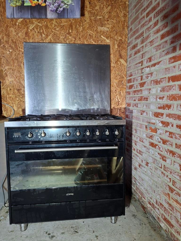 Smeg 6 pits gasfornuis met oven , plus toebehoren, Gebruikt, 60 cm of meer, Ophalen of Verzenden, Gas